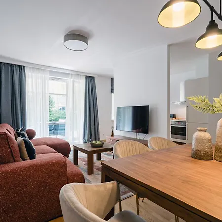 Parkur Z Tarasem I Parkingiem By Lion Σόποτ