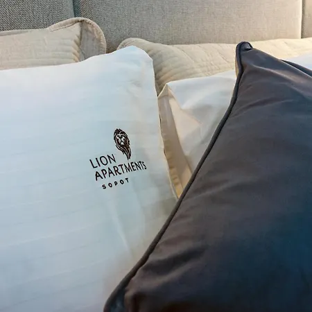 Lion - Parkur Z Tarasem I Parkingiem *