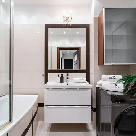 Parkur Z Tarasem I Parkingiem By Lion Apartman