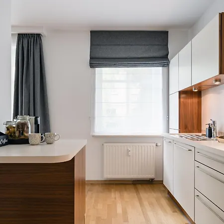 Parkur Z Tarasem I Parkingiem By Lion Σόποτ